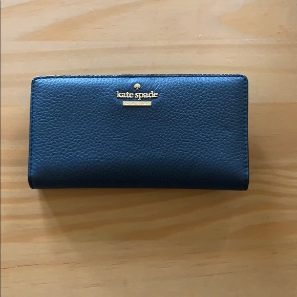Kate Spade Wallet in blue. Same day shipping! - Picture 1 of 3